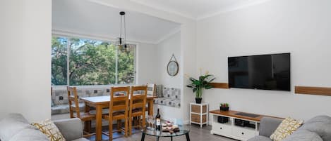TV connectée, lecteur de DVD, chaîne hi-fi