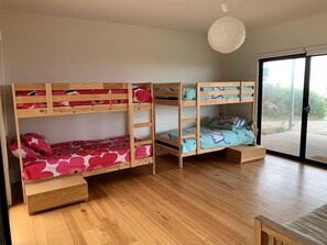 4 chambres, fer et planche à repasser, Wi-Fi, draps fournis