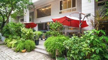 Vista frontal de la propiedad