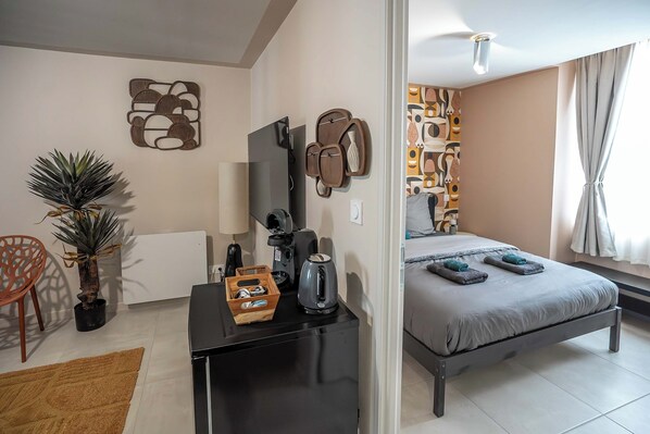 2 bedrooms, iron/ironing board, free WiFi, bed sheets