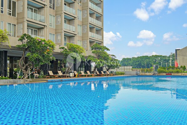 Hồ bơi ngoài trời 