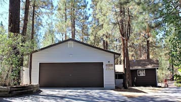 Bagian depan properti