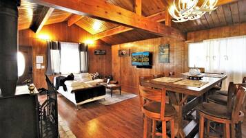 Rumah Khas, 3 kamar tidur, patio | Makan di kamar