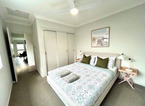 2 Schlafzimmer, Zimmersafe, Bügeleisen/Bügelbrett, Reisekinderbett