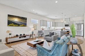 Smart-tv och eldstad