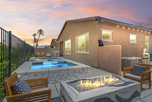 Gallery at Indian Palms! Walk to the Festivals!  Pool, Hot Tub, Pickleball!
