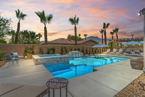 Private Pickleball Court/Misters/Hot Tub/Pool, Luxe La Quinta Home!
