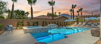 Private Pickleball Court/Misters/Hot Tub/Pool, Luxe La Quinta Home!
