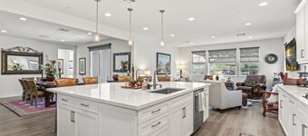 Private Pickleball Court/Misters/Hot Tub/Pool, Luxe La Quinta Home!