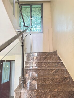 Interior entrance - Lux Suites Lakeview Mansion Nakuru (Nakuru)