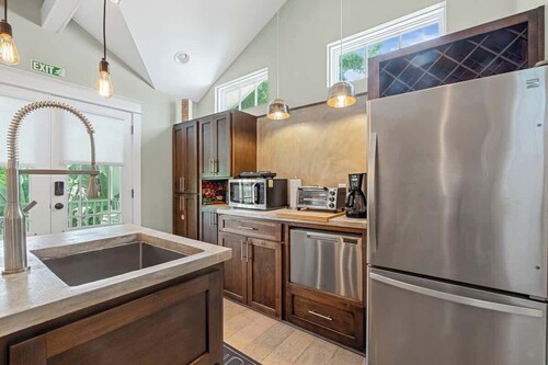 Riberia Columbus Cottage | Team Joseph Ellen