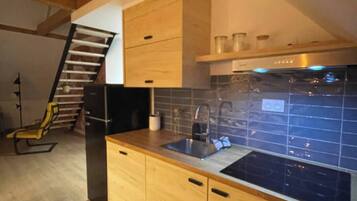 Micro-ondes, plaque de cuisson, lave-vaisselle