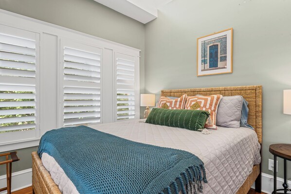 4 bedrooms, iron/ironing board, free WiFi, bed sheets