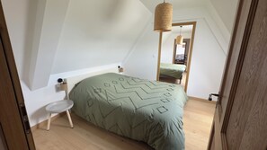 4 bedrooms, iron/ironing board, WiFi, bed sheets - Le Clos de la Becque farm, pets welcome, horse boxes available (Muncq-Nieurlet)