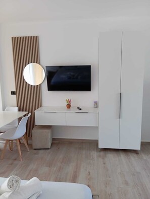 Deluxe Double Room 201, 202
