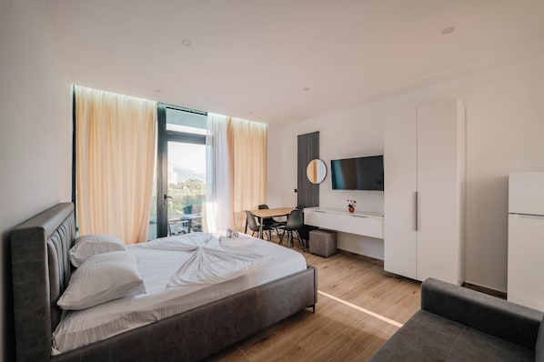 Deluxe Double Room 201, 202 | Schreibtisch, kostenloses WLAN
