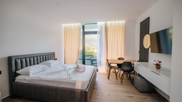 Deluxe Double Room 201, 202 | Skrivebord og wi-fi (inkludert)