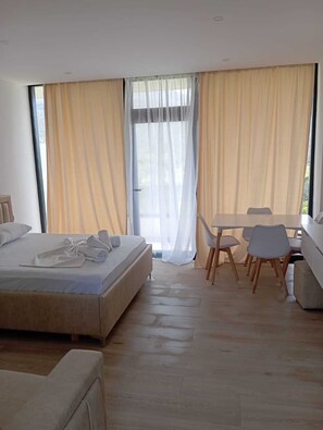 Deluxe Double Room 201, 202