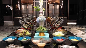 Free daily buffet breakfast