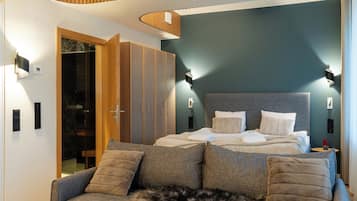 Executive Double Room, City View | Blackout curtains, soundproofing, iron/ironing board, cots/infant beds