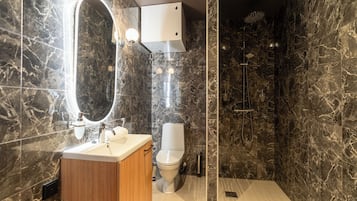 Double Room, City View | Bathroom