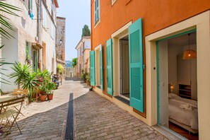 Enceinte de lâhĂ©bergement