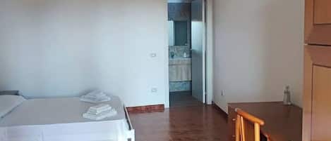 1 habitación y ropa de cama