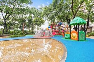Zona de juegos infantil al aire libre
