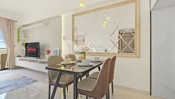 Apartment, 3 Schlafzimmer, Stadtblick | Esszimmer