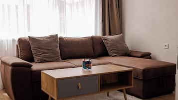 Laptop workspace, blackout curtains, iron/ironing board, free WiFi