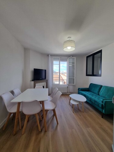 Appartement moderne 3 chambres – Vue & proche Paris