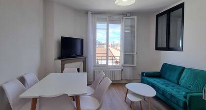 Appartement moderne 3 chambres â Vue & proche Paris