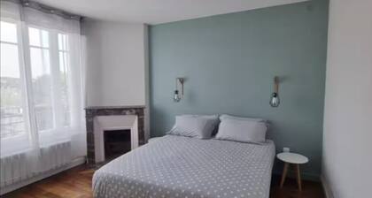 Appartement moderne 3 chambres â Vue & proche Paris