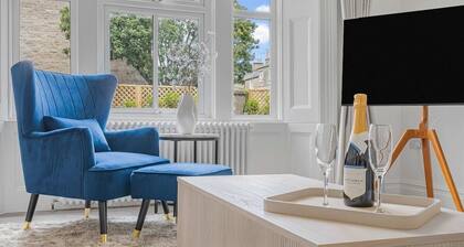 Luxe Cotswold Apt Garden Free EV Charger & Parking