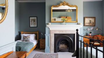 6 bedrooms, iron/ironing board, travel cot, free WiFi