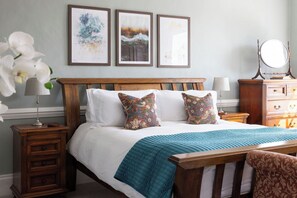 6 bedrooms, iron/ironing board, travel cot, free WiFi