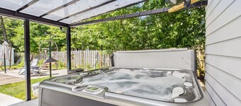 Family-Friendly 3BR Retreat with Pool, Hot Tub & Spacious Yard