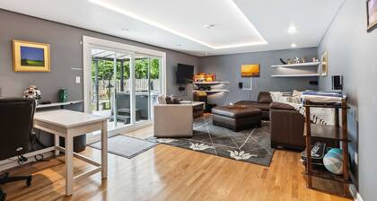 Family-Friendly 3BR Retreat with Pool, Hot Tub & Spacious Yard