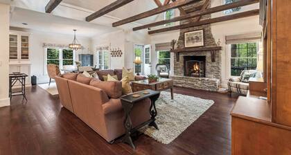 Grayling Cottage - Walk to Highlands Main Street