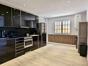 Fridge, microwave, oven, dishwasher