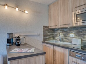 Fridge, oven, dishwasher, coffee/tea maker - Renovated studio near lifts with Wifi (Saint-Gervais-les-Bains)