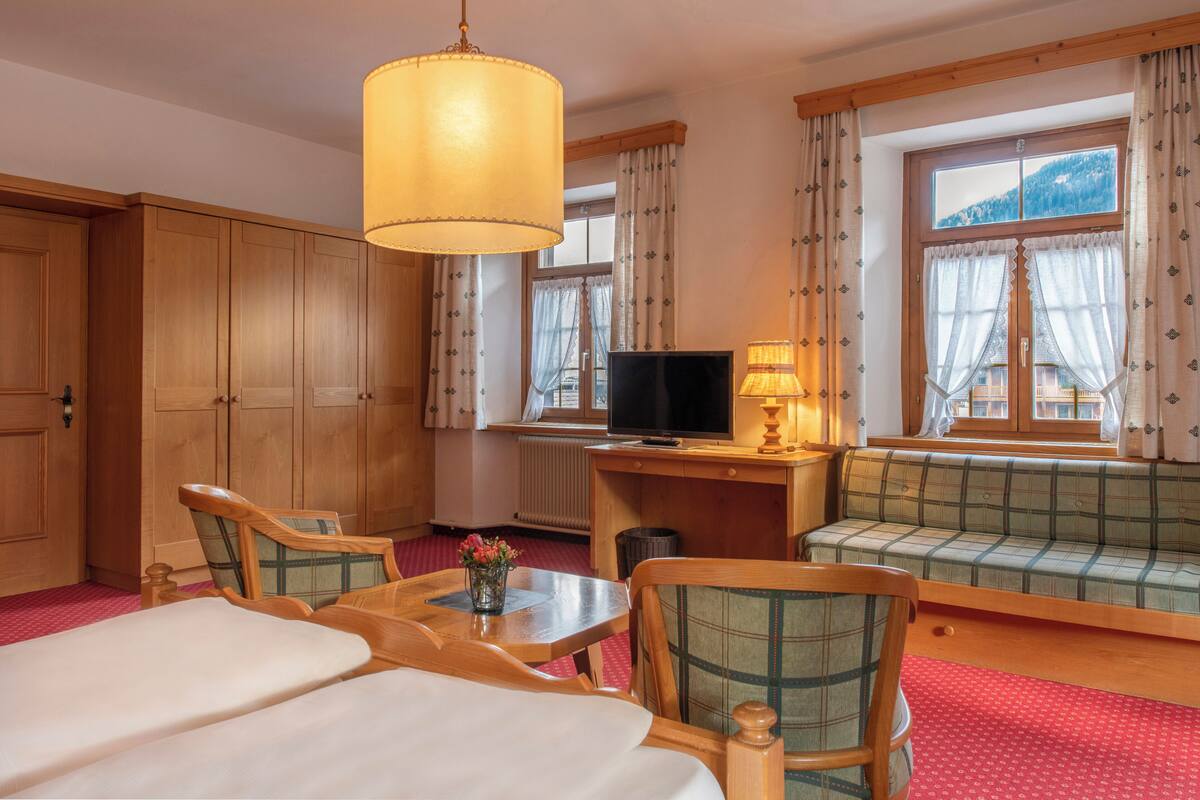 Comfort-herbergi með tvíbreiðu rúmi - fjallasýn | Skrifborð, ókeypis þráðlaus nettenging