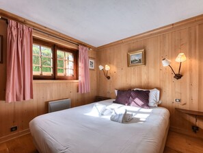 4 bedrooms, free WiFi, bed sheets