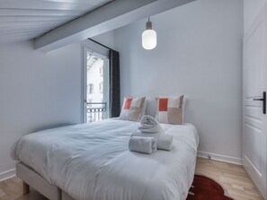 3 bedrooms, free WiFi, bed sheets