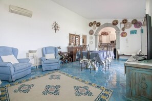 TV - GuestHost - Seaview Villa with Garden & Veranda (Palau)