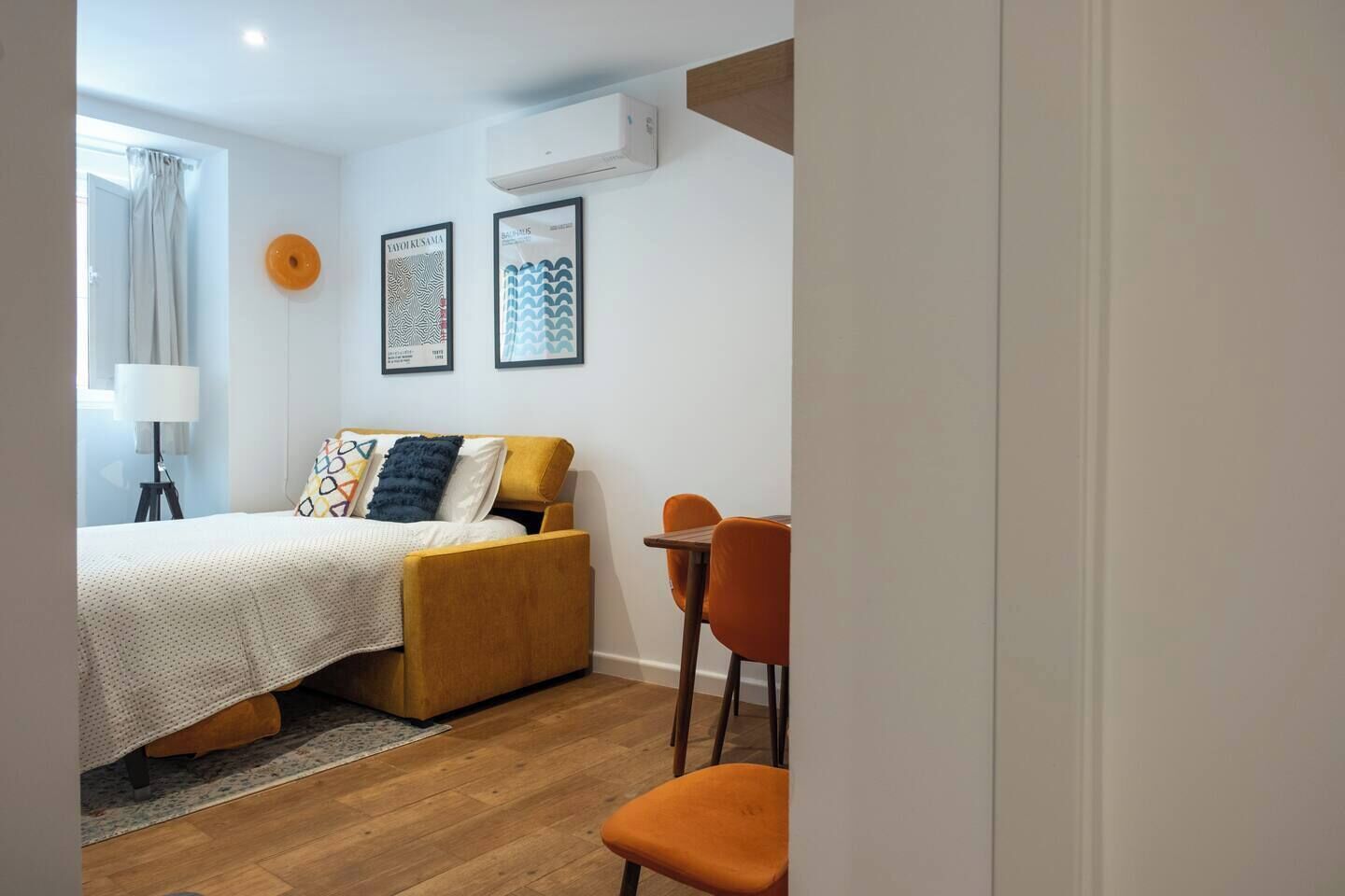 1 slaapkamer, een strijkplank/strijkijzer, reisbedje, wifi