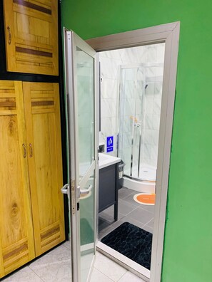 Apartment, 2 Bedrooms, Smoking, Balcony | Bathroom - The Penthouse Essentials (Douala)