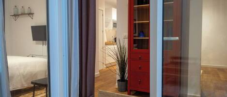 1 chambre, fer et planche à repasser, lit parapluie, Wi-Fi