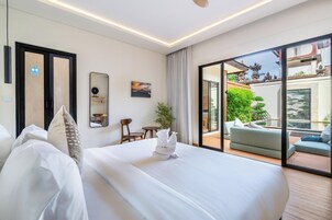 Comfort Villa, 3 Bedrooms, Private Pool | In-room safe, desk, laptop workspace, soundproofing