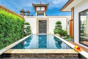 Outdoor pool, sun loungers